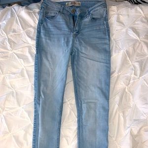 💙 Medium wash high rise jeans~